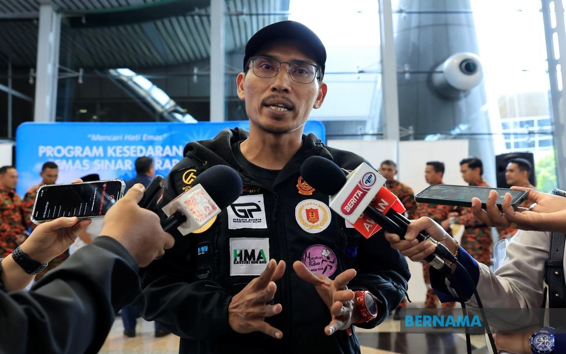 Family Maintains Hope as Malaysian Firefighter Remains Missing in Nepal Disaster