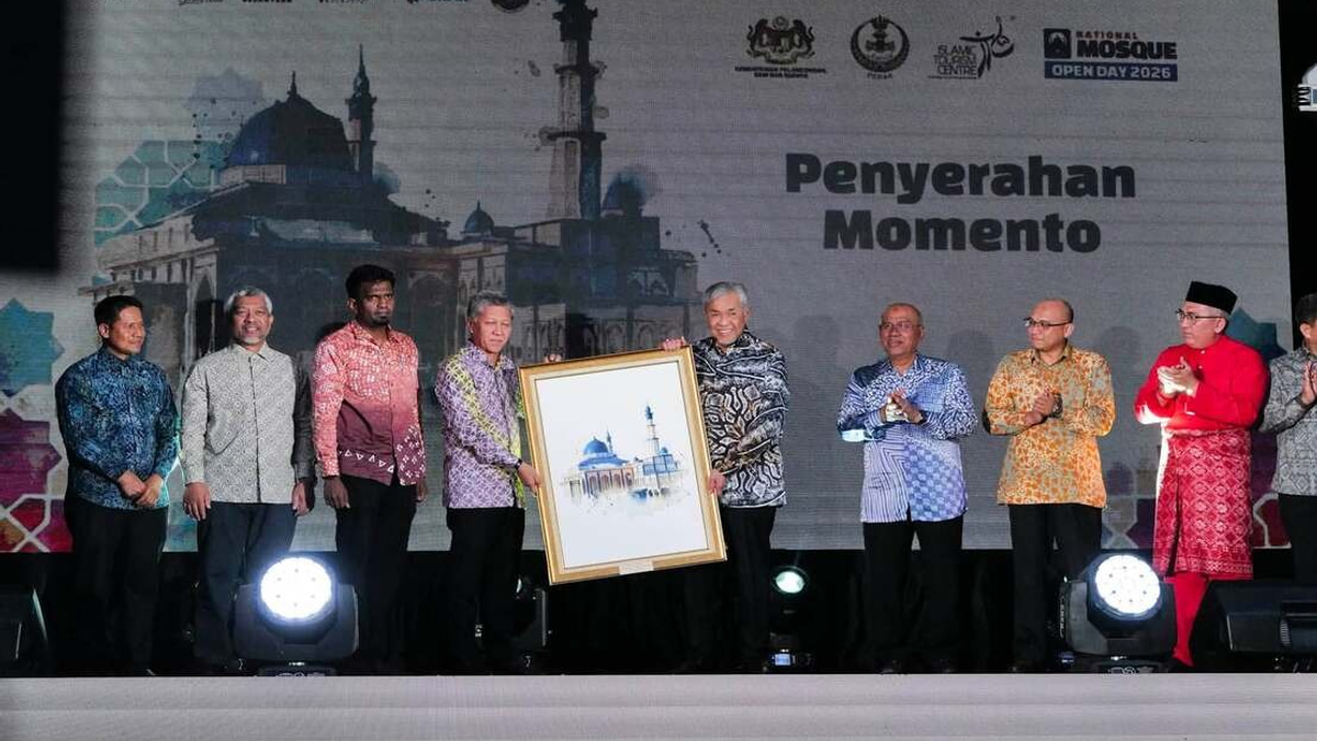 Mosques Should Be Integrated Into Malaysia's Tourism Ecosystem, Says Ahmad Zahid