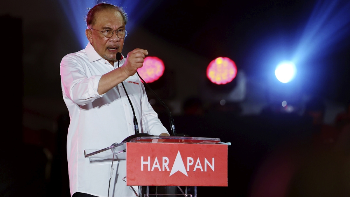 Anwar Ibrahim Launches Negeri Sembilan Campaign Push with Intensive Four-Stop Tour