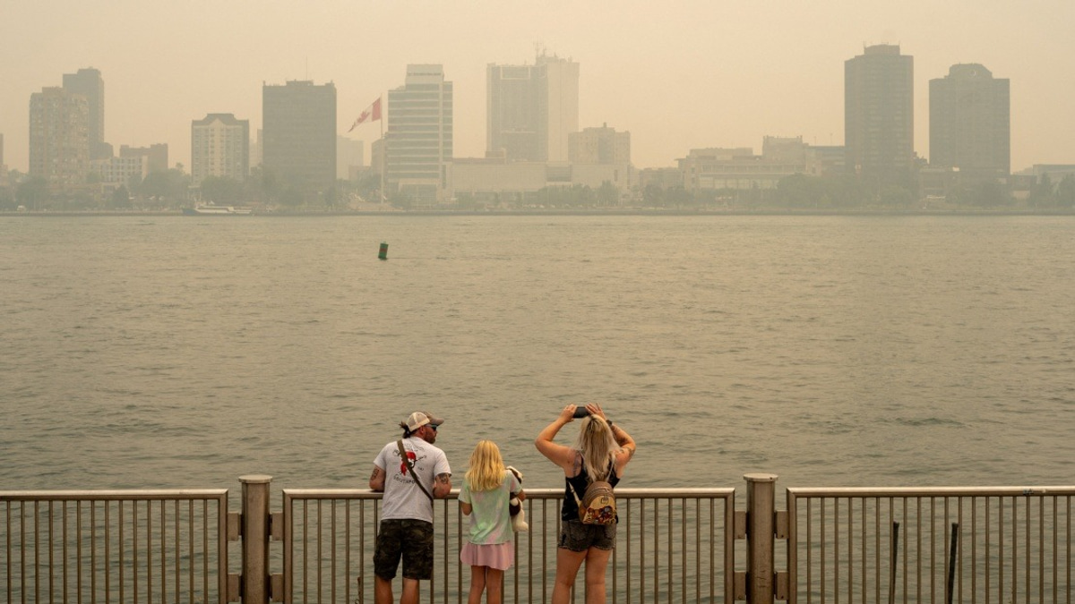 British Columbia Wildfire Spreads Across 100 Sq Km As Thousands Evacuate