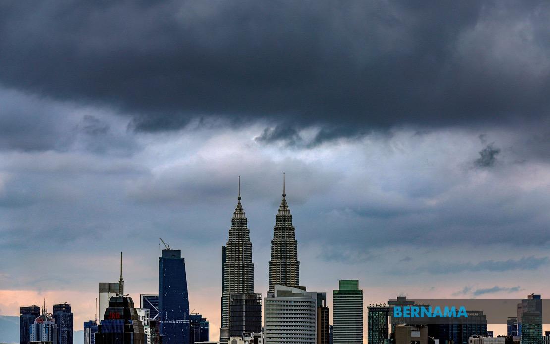 Thunderstorms and Heavy Rain to Batter KL, Putrajaya and Eight States Until Mid-Afternoon