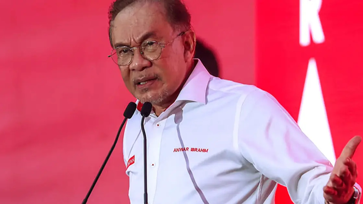 Government Must Nurture Strong Bonds with Malay Rulers, Says Anwar