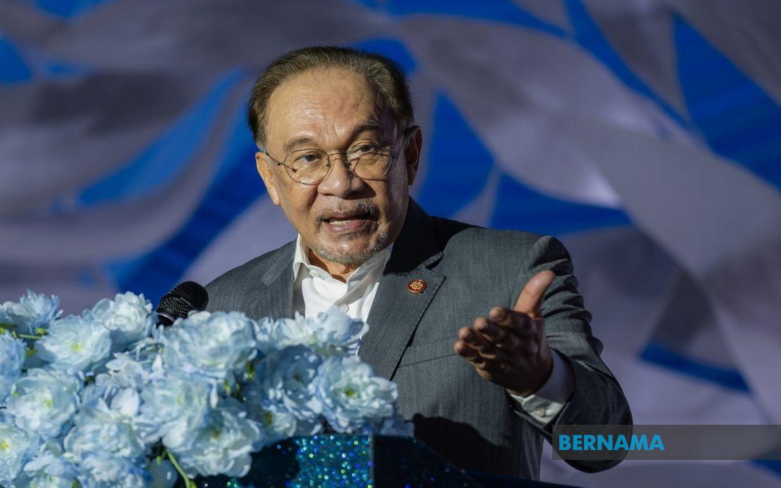 Malaysia Will Immediately Deport Any Israelis Found in Country, Says PM Anwar