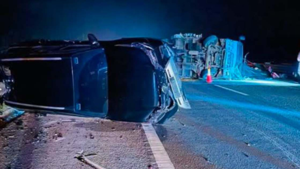Deputy PM's Media Team Escapes Serious Harm in East Coast Expressway Crash