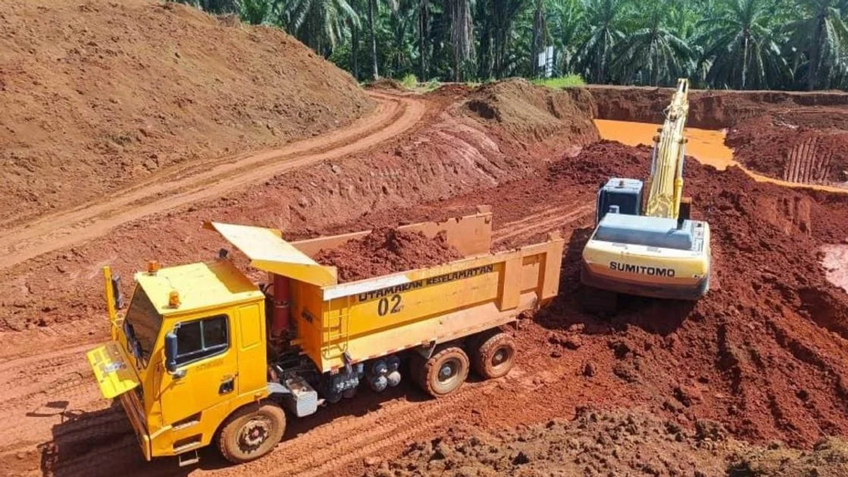 Nine suspects held after authorities crack down on illegal bauxite operation in Kuantan