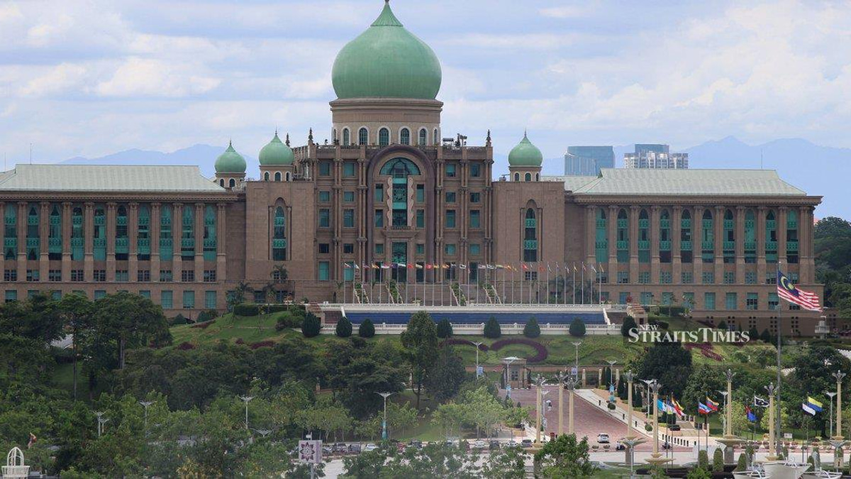 Malaysia Charts Careful Course Through Shifting Geopolitical Waters