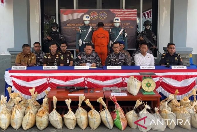 Indonesia Seizes 75.7 Tonnes of Illegally Mined Tin Sand Destined for Malaysia