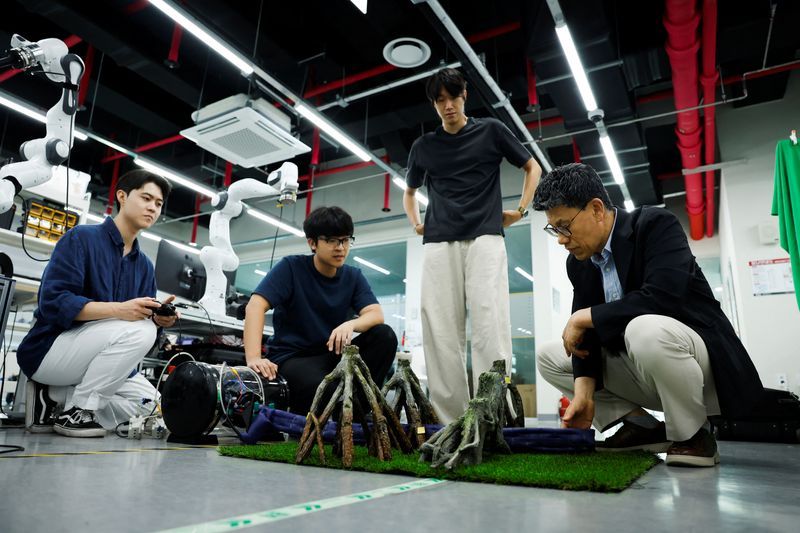 South Korean and US researchers develop robotic clothing that dresses itself without hand contact