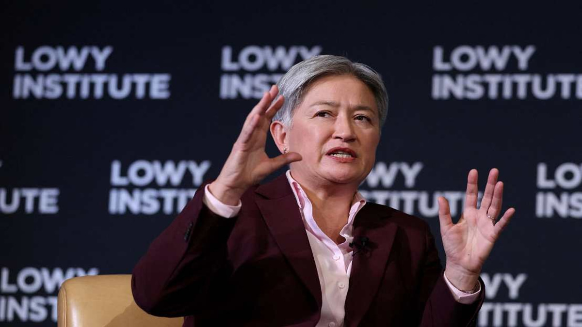 Australia's Foreign Minister Warns Against Monocultural Push as Populist Support Surges