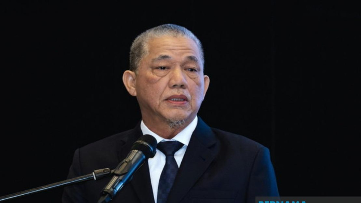 Deputy PM Fadillah To Undergo Heart Bypass Surgery