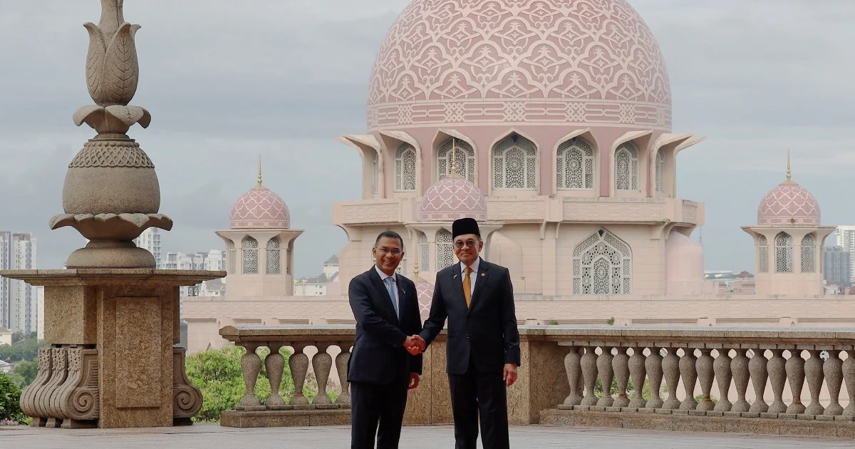 Anwar receives Bangladesh PM Tarique Rahman in Putrajaya