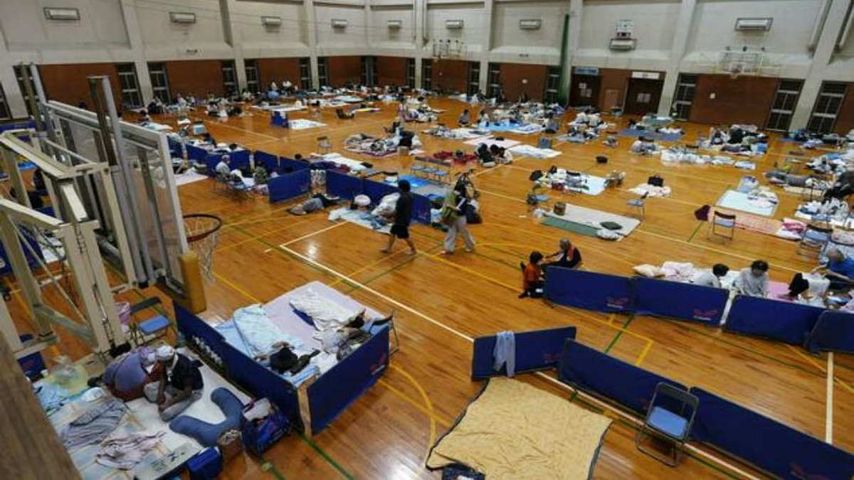 Japan's Kumamoto Prefecture Struggles With Heat, Water Crisis a Week After Devastating Earthquake