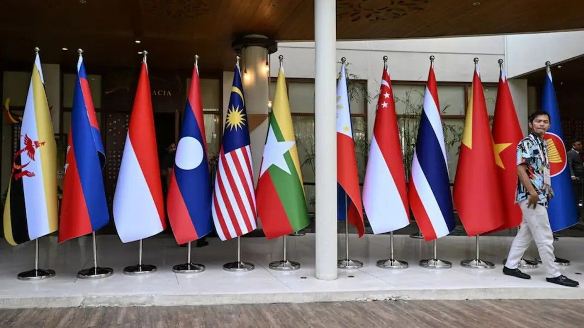 South China Sea tensions cloud ASEAN talks as US and China lock horns over regional security