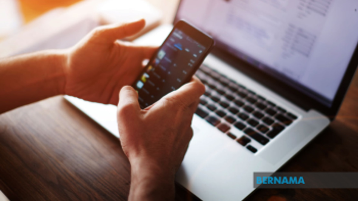 Malaysia's Digital Paradox: 98% Are Heavy Users Yet Harbour Deep Security Fears