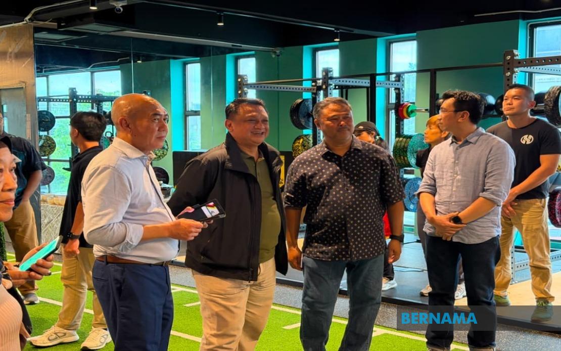 Strengthening Muscles Key to Preventing Falls in Malaysia's Ageing Population