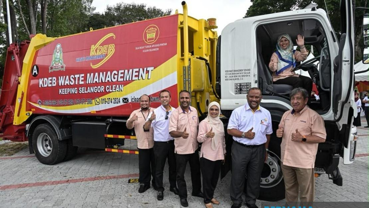 KDEBWM Expands Hulu Selangor Waste Collection With 33 New Compactor Trucks