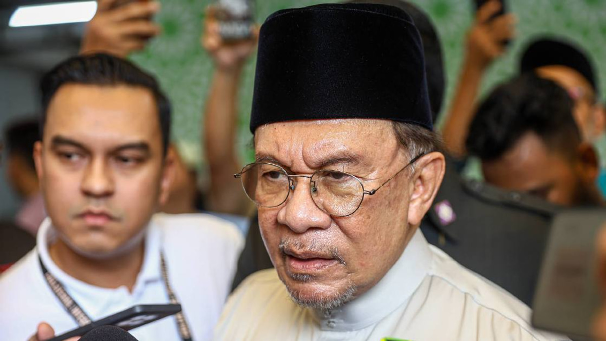 Malaysia Will Pursue Jho Low Regardless of US Pardon, Says Anwar